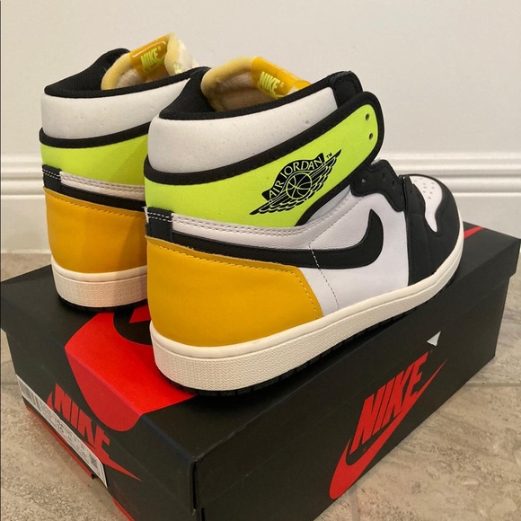 Jordan 1 retro high mens volt/yellow mens shoes - Picture 6 of 7